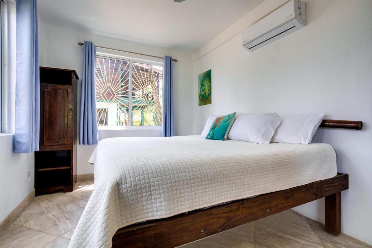 Driftwood Gardens Guesthouse Placencia Exterior foto